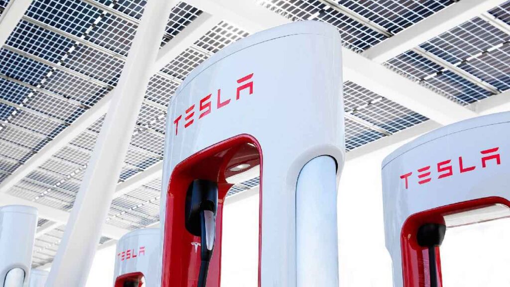 Problems with Tesla EV Charging Stations