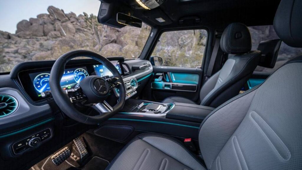 Mercedes-Benz G580 EQ Technology Interior - Dashboard, Touchscreen