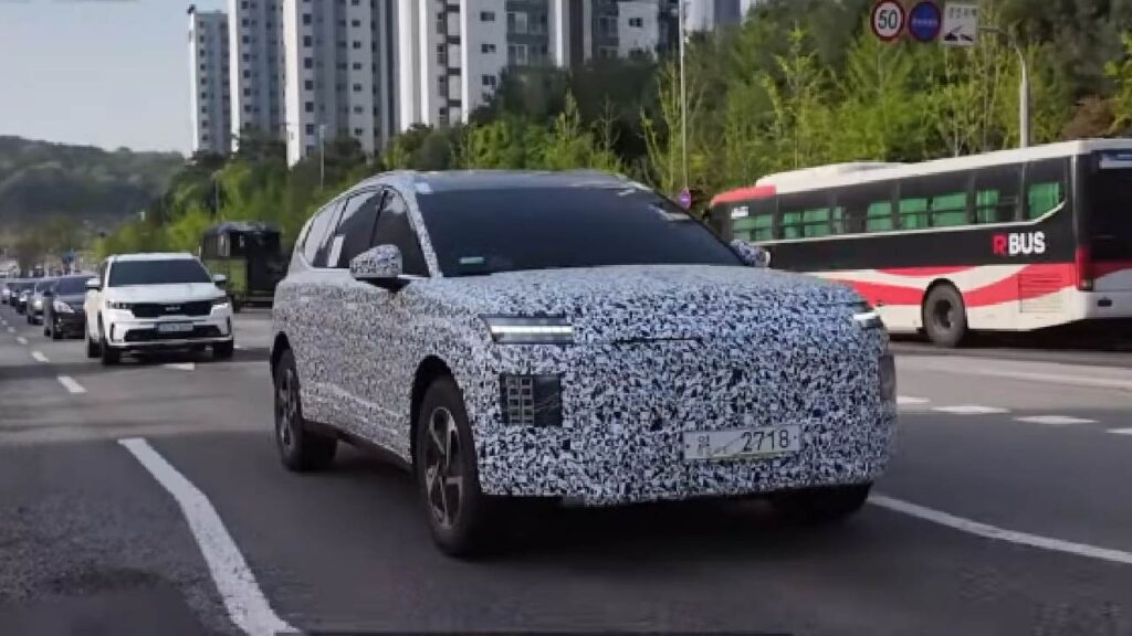 Hyundai Ioniq 7 Spied Front Profile