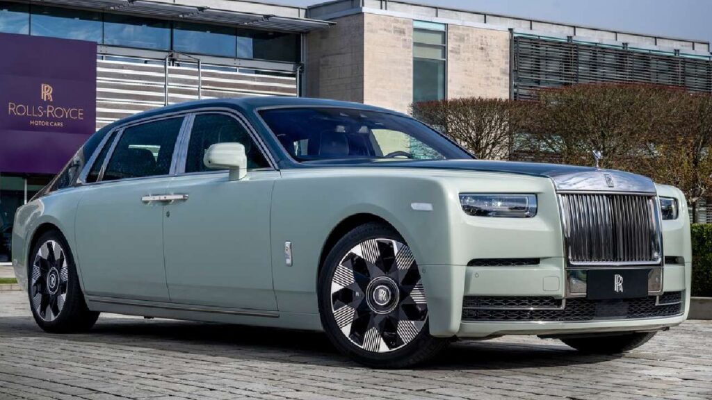 Rolls Royce Phantom Front Three Quarters