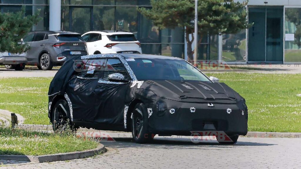 Kia EV4 Electric Crossover / Hatchback Spied Testing