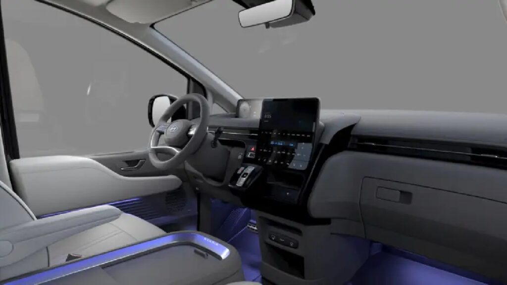 Hyundai Staria Hybrid Minivan Interior