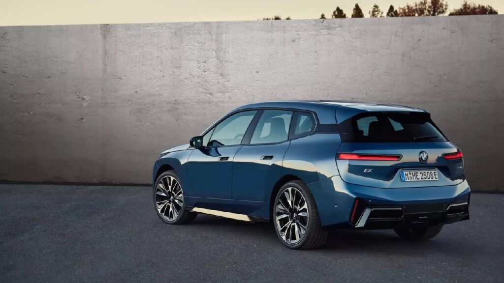 2026 BMW iX Facelift Rear Profile