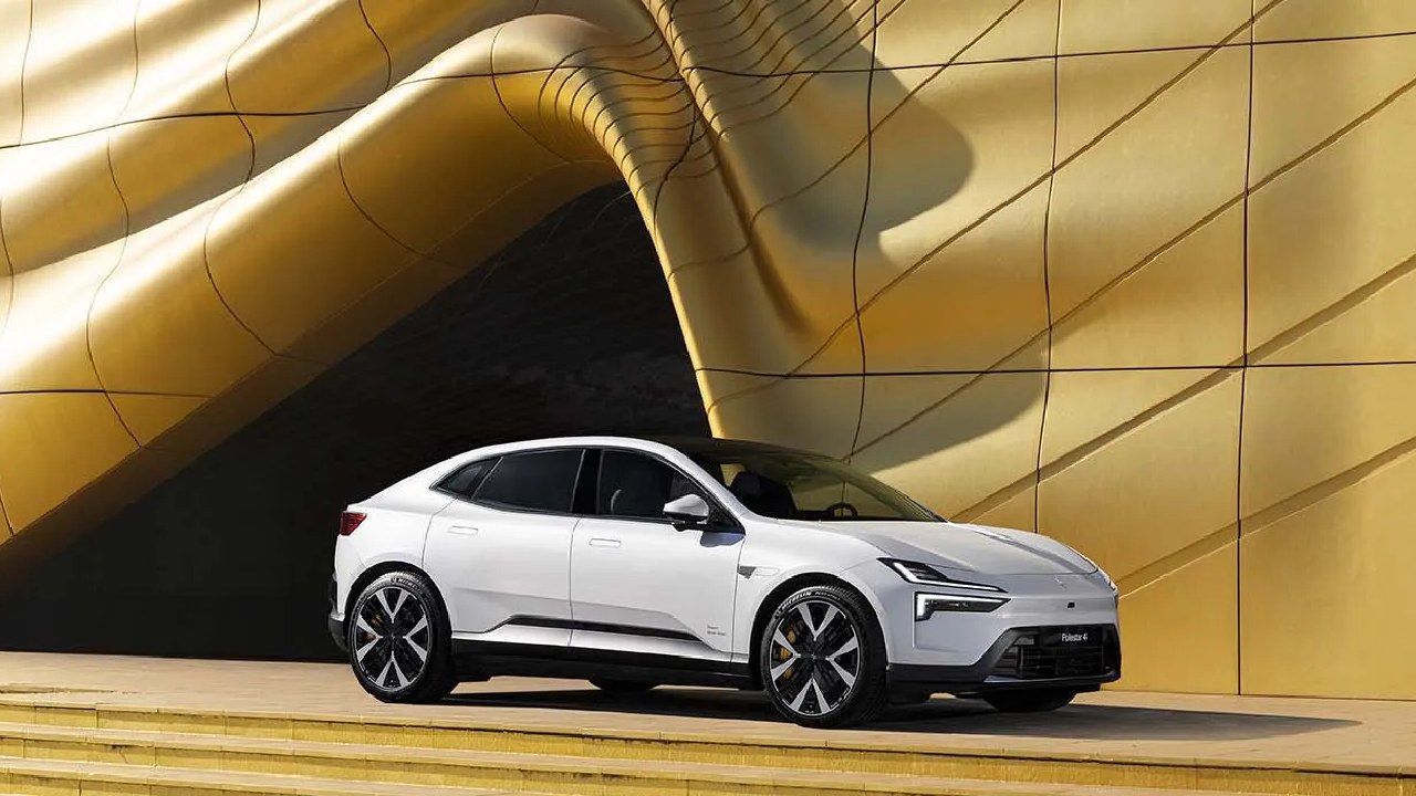 2026 Polestar 4 Front Three Quarters